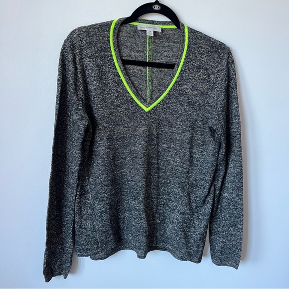White + Warren Neon Contrast V Neck Sweater M - Picture 1 of 10